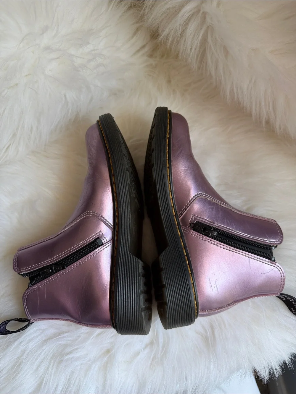 KIDS Dr. Martens Metallic Pink Chelsea Boot size 3Y